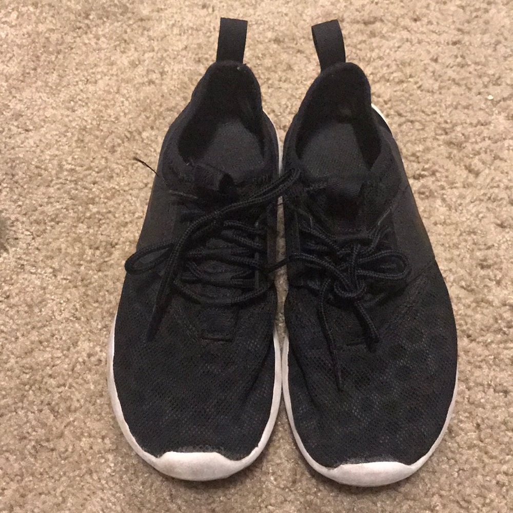 Black nikes